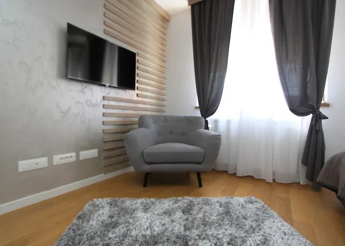 New Magnetic, Parking 5 Evra Dan